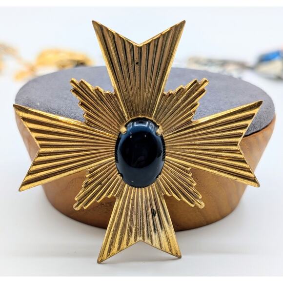 Rare Signed Vintage Miriam Haskell Gold Tone Blue Cabochon Maltese Cross Brooch - Picture 2 of 5
